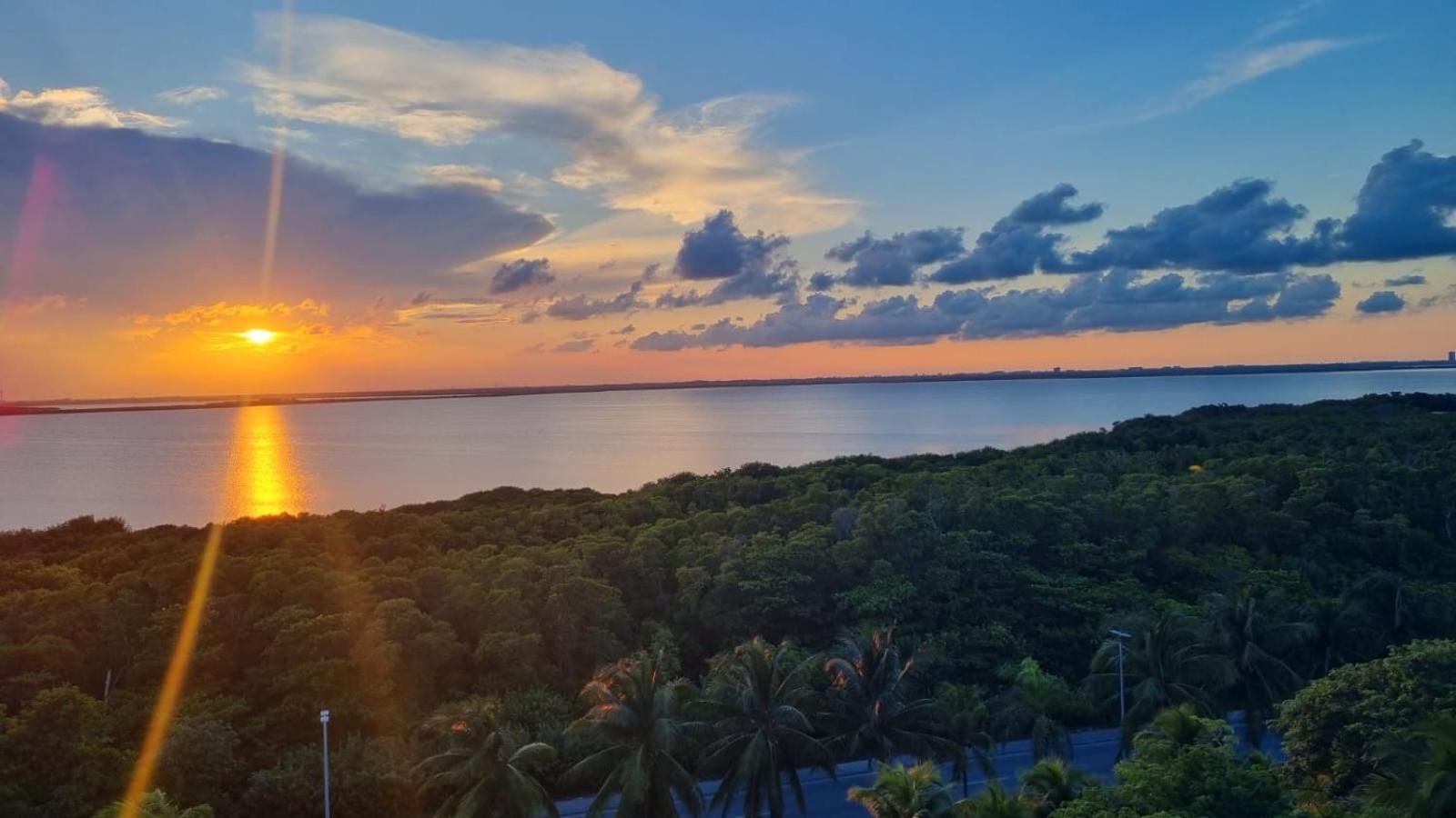Solymar Beach Condos Κανκούν Εξωτερικό φωτογραφία